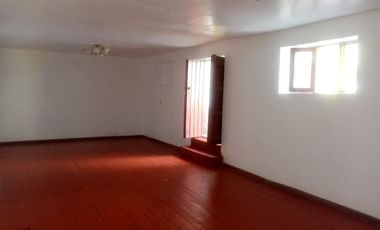 Venta de Amplia Casa de 285 m² a solo una cuadra de la Municipalidad de San Jerónimo - Cusco