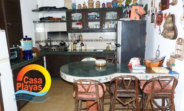 Casa con vista al mar de Venta en Playas Villamil, via a Data km 8.5