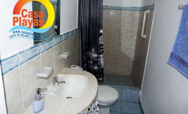 Casa con vista al mar de Venta en Playas Villamil, via a Data km 8.5