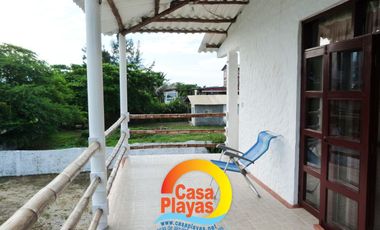 Casa con vista al mar de Venta en Playas Villamil, via a Data km 8.5