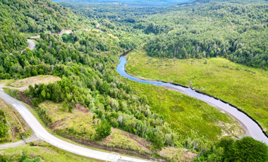 Amplio Terreno en San Juan de Chadmo, Quellón / Chiloé