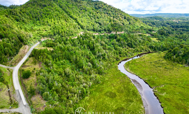 Amplio Terreno en San Juan de Chadmo, Quellón / Chiloé