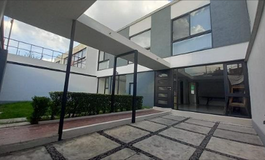 Casa en venta, totalmente remodelada, Hacienda de Echegaray