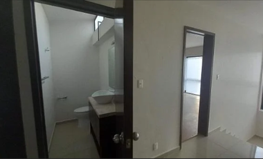 Casa en venta, totalmente remodelada, Hacienda de Echegaray