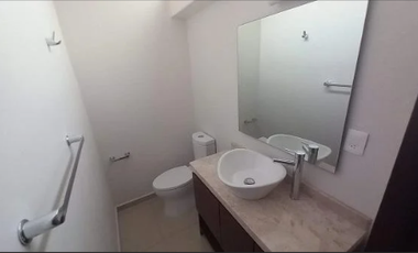 Casa en venta, totalmente remodelada, Hacienda de Echegaray