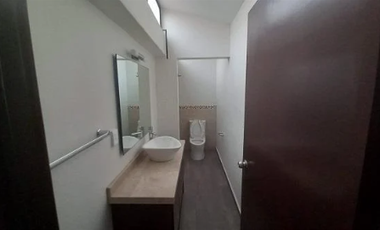 Casa en venta, totalmente remodelada, Hacienda de Echegaray