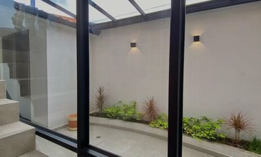 ¡Suite con parqueadero ubicada sector parque de la madre!
