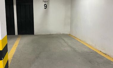 ¡Suite con parqueadero ubicada sector parque de la madre!