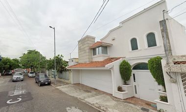 Casa en Venta. Salvador Días Mirón, Veracruz, Veracruz. Remate Hipotecario.