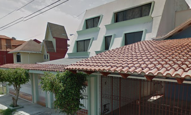 Casa en Venta. Lomas de Tejar, Xalapa-Enríquez, Veracruz. Remate Hipotecario.