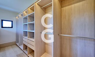 Casa en Venta en Cancún en Residencial Losantos con 3 Recámaras y Alberca