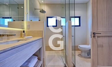 Casa en Venta en Cancún en Residencial Losantos con 3 Recámaras y Alberca