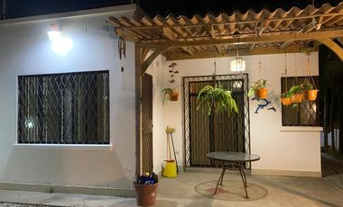 Casa en venta en sector Punta Blanca Santa Elena
