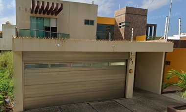 Casa en Venta. Paraíso Coatzacoalcos, Coatzacoalcos, Veracruz. Remate Hipotecario.