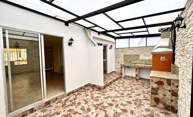 VENDO CASA EN CALDERÓN, A POCOS METROS DEL ISM