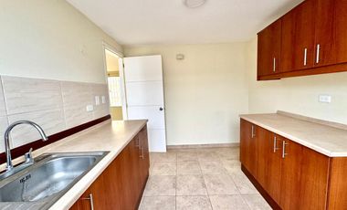 VENDO CASA EN CALDERÓN, A POCOS METROS DEL ISM