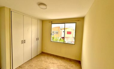 VENDO CASA EN CALDERÓN, A POCOS METROS DEL ISM