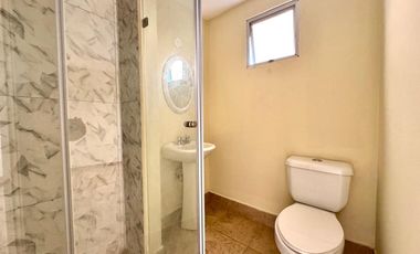 VENDO CASA EN CALDERÓN, A POCOS METROS DEL ISM