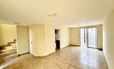 VENDO CASA EN CALDERÓN, A POCOS METROS DEL ISM