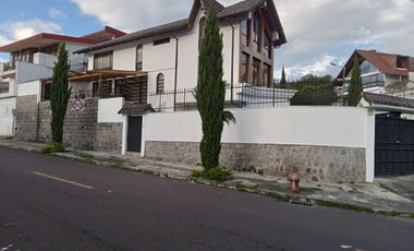 Rento Amplia Casa, sector parque Metropolitano, ideal para Restaurantes.
