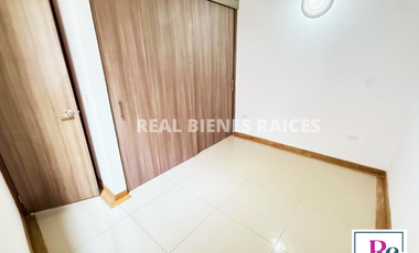 ¡Se vende hermosa casa en unidad abierta!