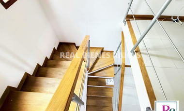 ¡Se vende hermosa casa en unidad abierta!