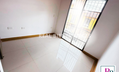 ¡Se vende hermosa casa en unidad abierta!