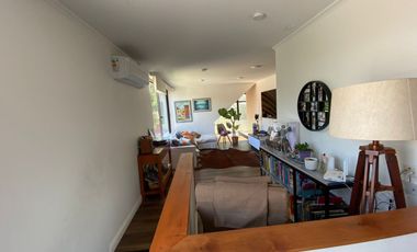 Oportunidad Única.Moderna Casa Remodelada, Buena Conección