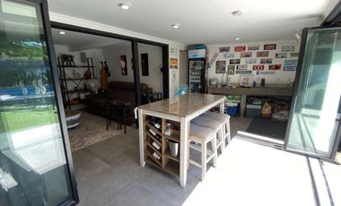 Oportunidad Única.Moderna Casa Remodelada, Buena Conección