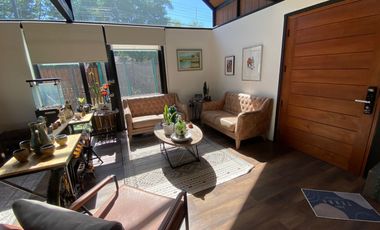 Oportunidad Única.Moderna Casa Remodelada, Buena Conección