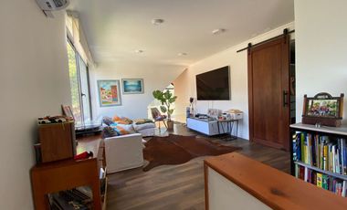 Oportunidad Única.Moderna Casa Remodelada, Buena Conección
