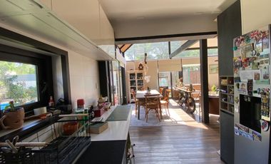 Oportunidad Única.Moderna Casa Remodelada, Buena Conección