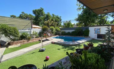 Oportunidad Única.Moderna Casa Remodelada, Buena Conección
