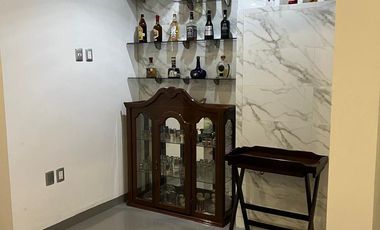 RENTA CASA  CON JARDIN EN FRACCIONAMIENTO PROVINCIA SANTA ELENA , QUERETARO