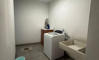 RENTA CASA  CON JARDIN EN FRACCIONAMIENTO PROVINCIA SANTA ELENA , QUERETARO