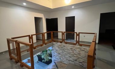 RENTA CASA  CON JARDIN EN FRACCIONAMIENTO PROVINCIA SANTA ELENA , QUERETARO