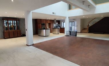 VENTA DE RESIDENCIA EN CAMPOS ELISEOS