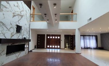 VENTA DE RESIDENCIA EN CAMPOS ELISEOS