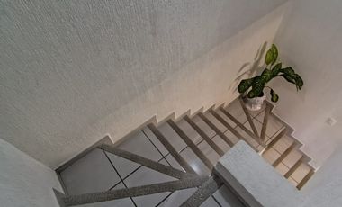 CASA EN VENTA EN PUENTE MORENO, CLUSTER CON ALBERCA, HABITACION PLANTA BAJA