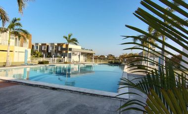 CASA EN VENTA EN PUENTE MORENO, CLUSTER CON ALBERCA, HABITACION PLANTA BAJA