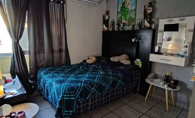 CASA EN VENTA EN PUENTE MORENO, CLUSTER CON ALBERCA, HABITACION PLANTA BAJA