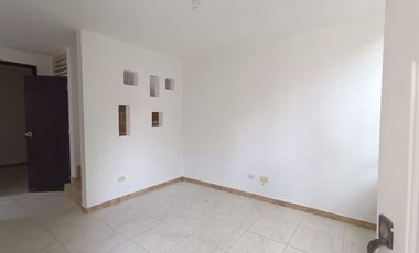 CASA EN CONJUNTO RESIDENCIAL LAS HELICONIAS