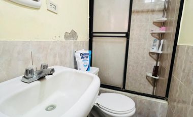 Casa de venta con suite posterior en Valle de los Chillos- sector Playa Chica