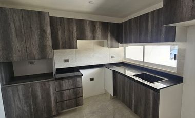 CASA EN VENTA CON ROOF GARDEN EN SAN FRANCISCO OCOTLÁN, CORONANGO