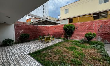 VENTA CASA 2 PISOS EN URB. PRIMAVERA