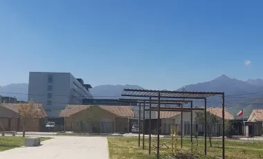 ARRIENDO HERMOSA CASA 2D+1B+3E CERCA DE HOSPITAL PIPROVINCIAL QUILLOTA