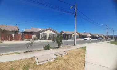 ARRIENDO HERMOSA CASA 2D+1B+3E CERCA DE HOSPITAL PIPROVINCIAL QUILLOTA