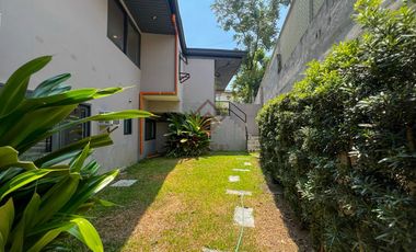 FOR RENT Modern 5BR House with Pool in Ayala Alabang Village, Muntinlupa City - RH103