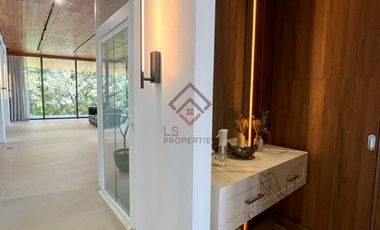 FOR SALE Modern & Automated 5BR House in White Plains, Quezon City - SH105