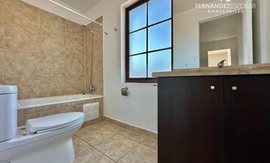 SAN ESTEBAN - VENDE CASA 5D 3B PISCINA - COND. ALTO SAN ESTEBAN